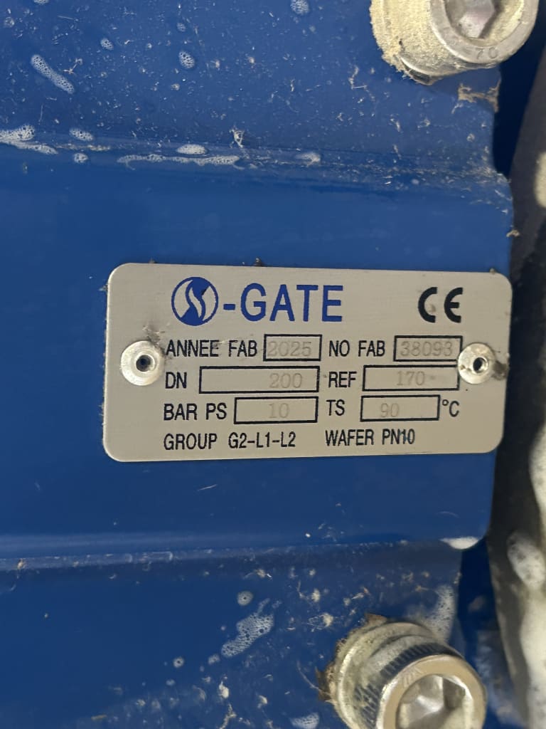 EU533102_6.jpg