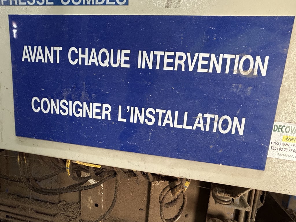 EU533138_11.jpg