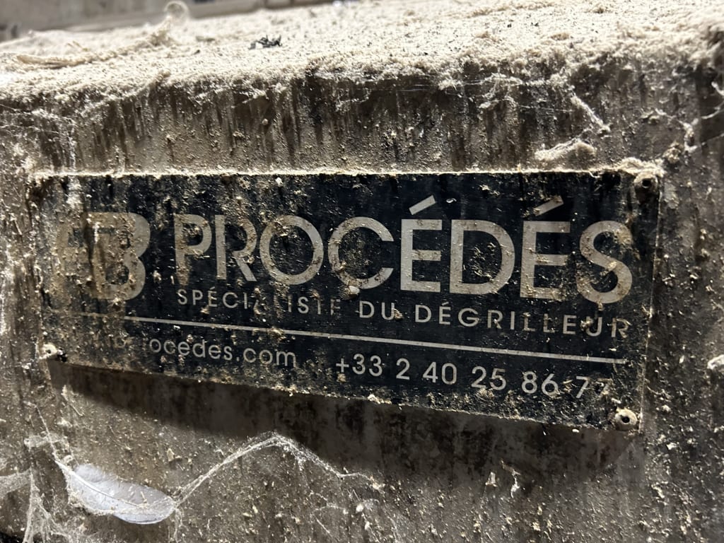 EU533135_2.jpg