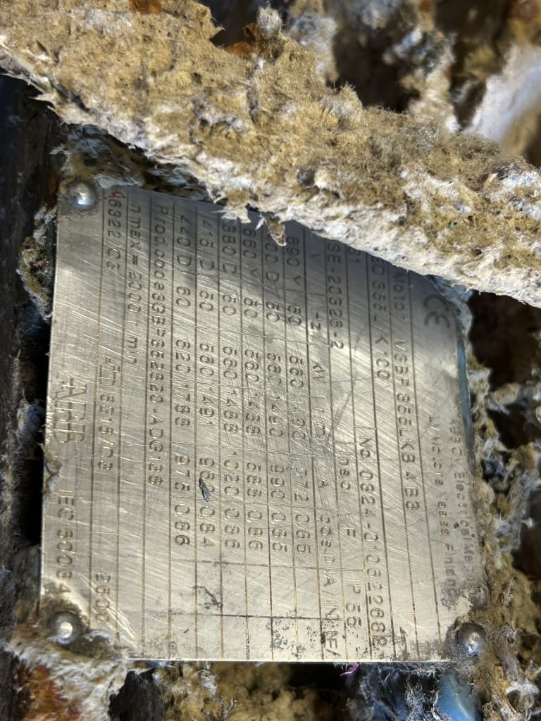 EU533100_9.jpg