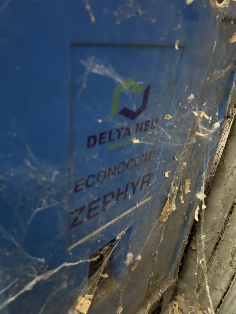 EU533110_3.jpg