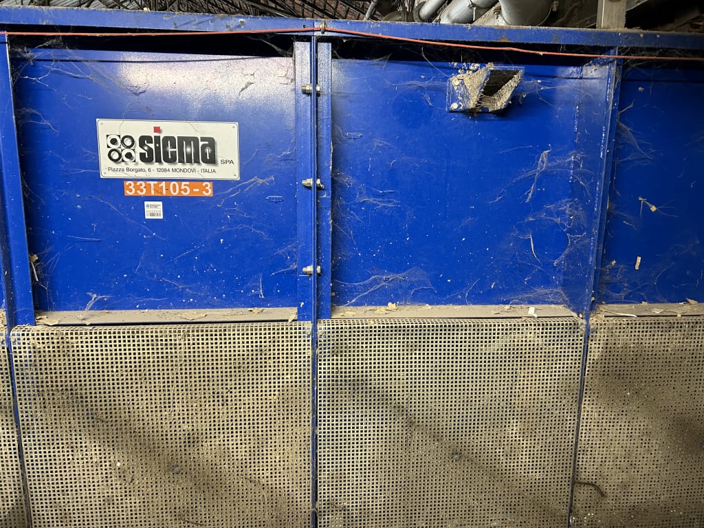 EU533119_1.jpg