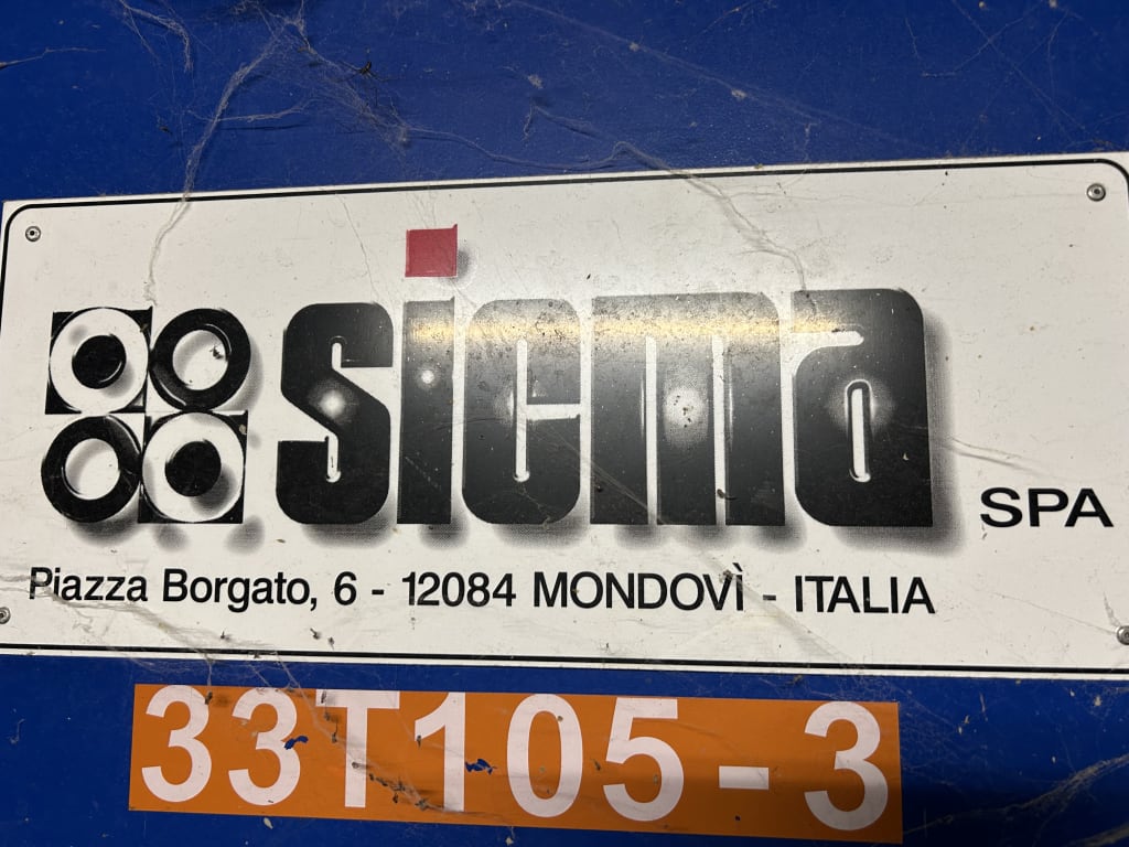 EU533119_2.jpg