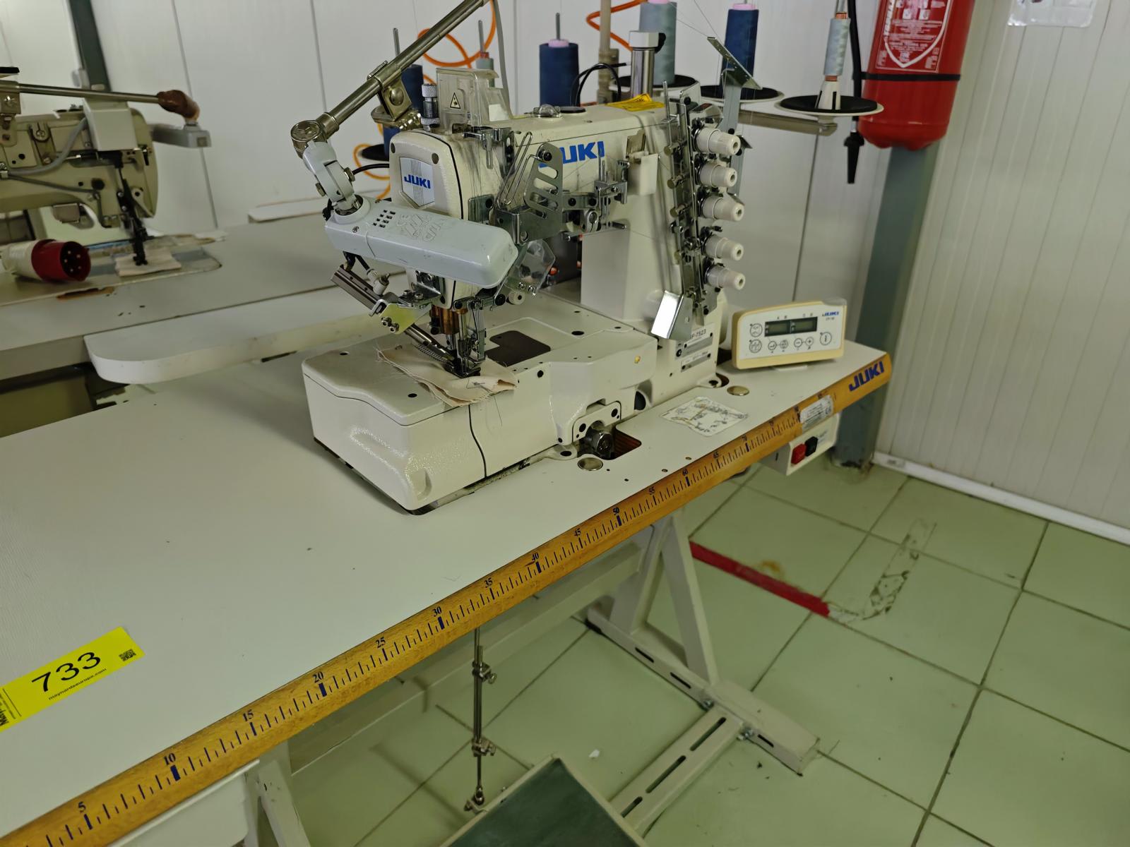 8030733_02.jpg