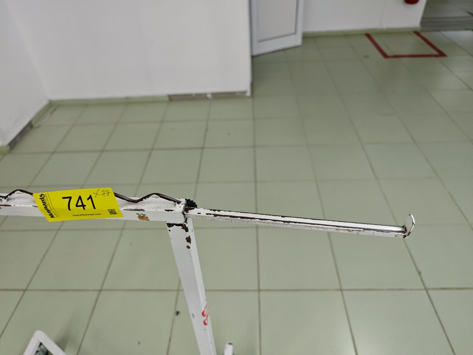 8030741_05.jpg