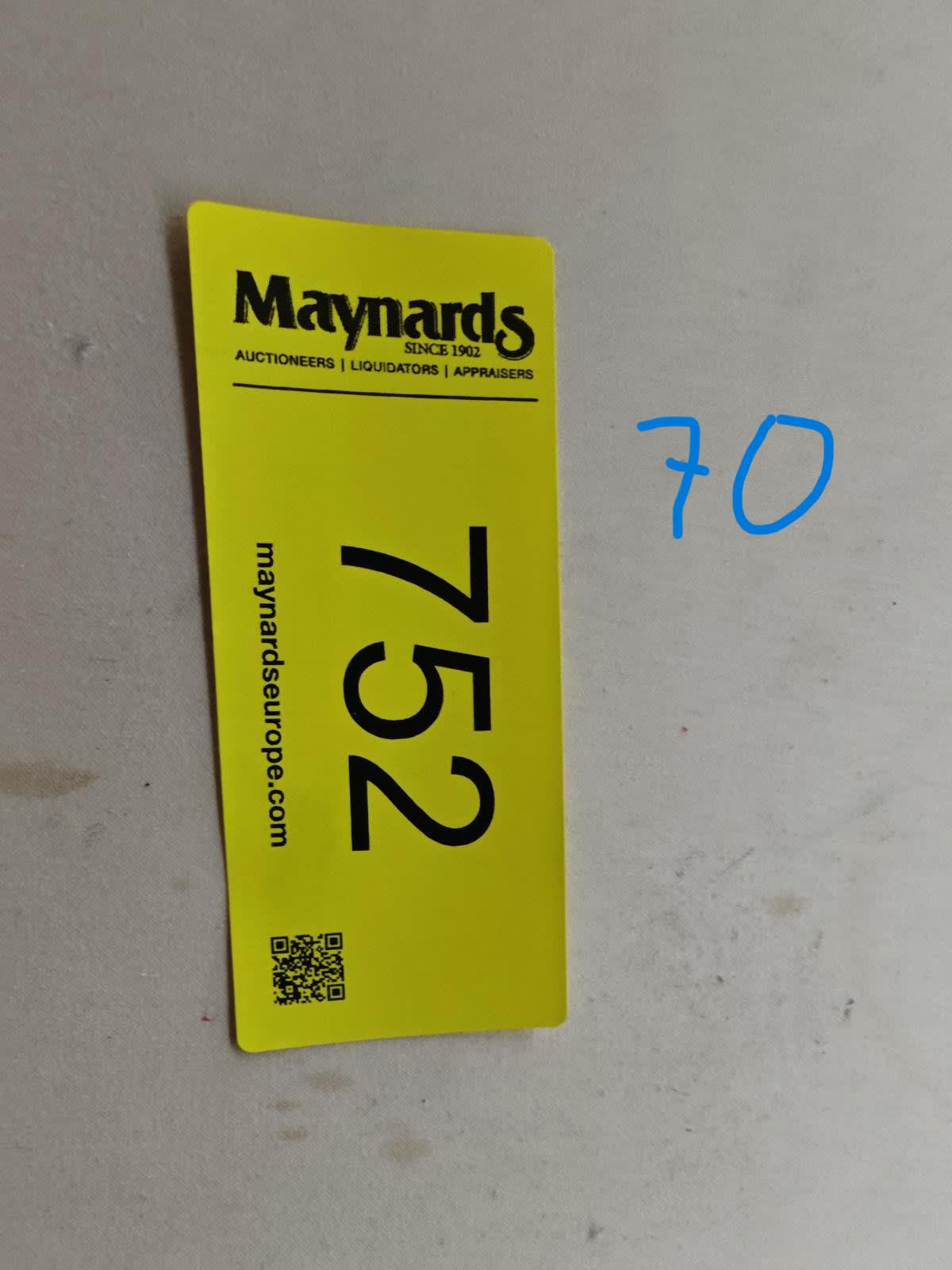 8030752_99.jpg