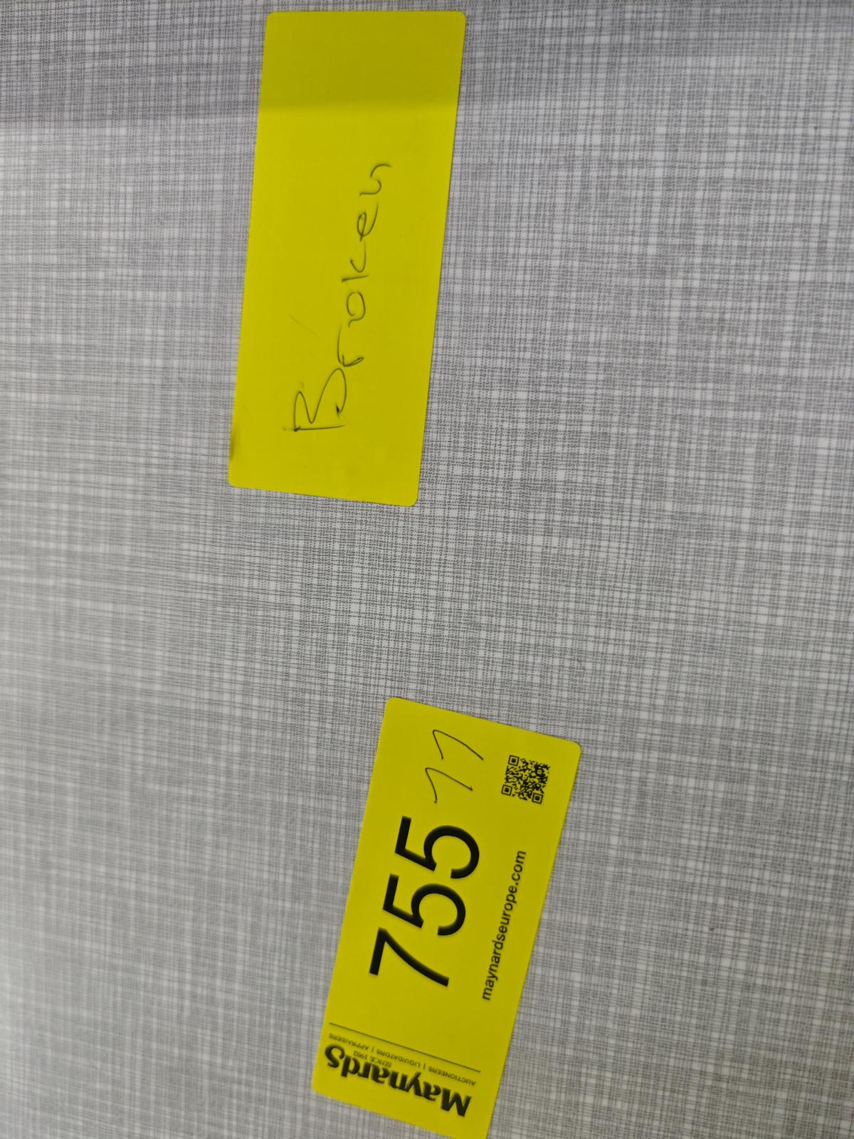 8030755_99.jpg