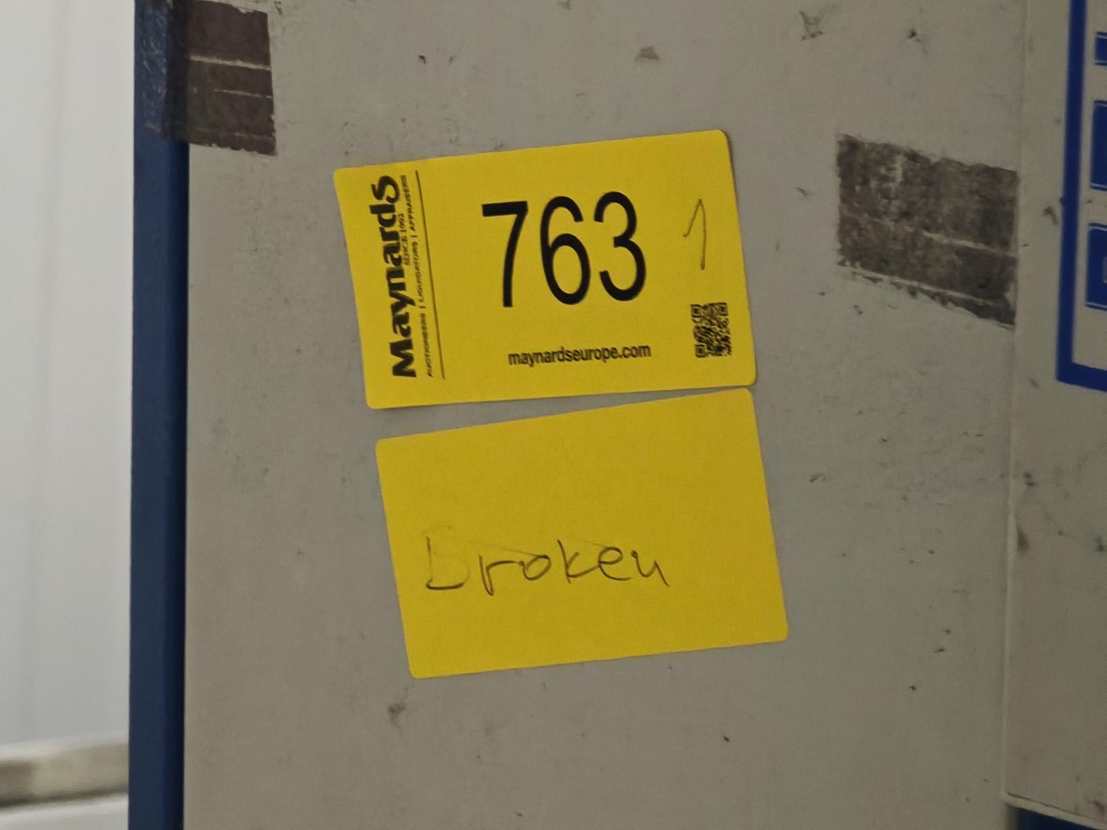 8030763_99.jpg