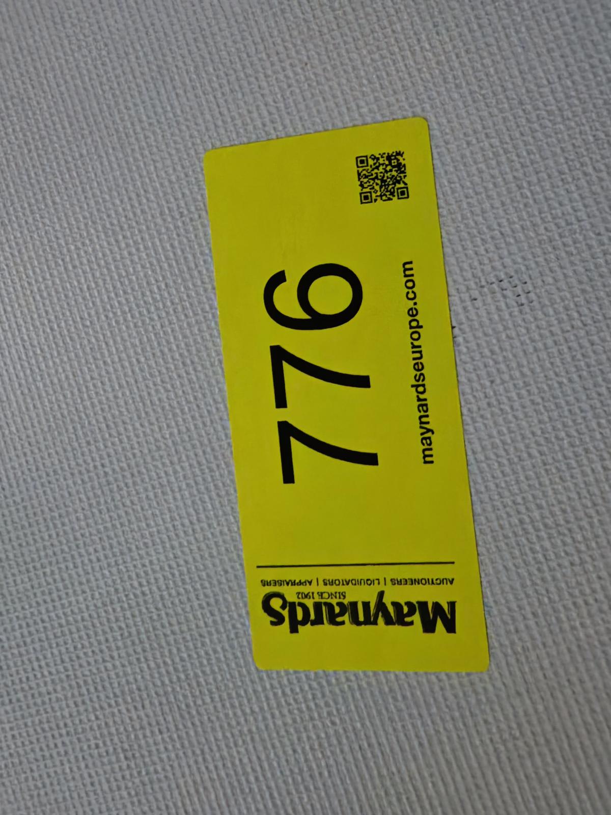 8030776_99.jpg