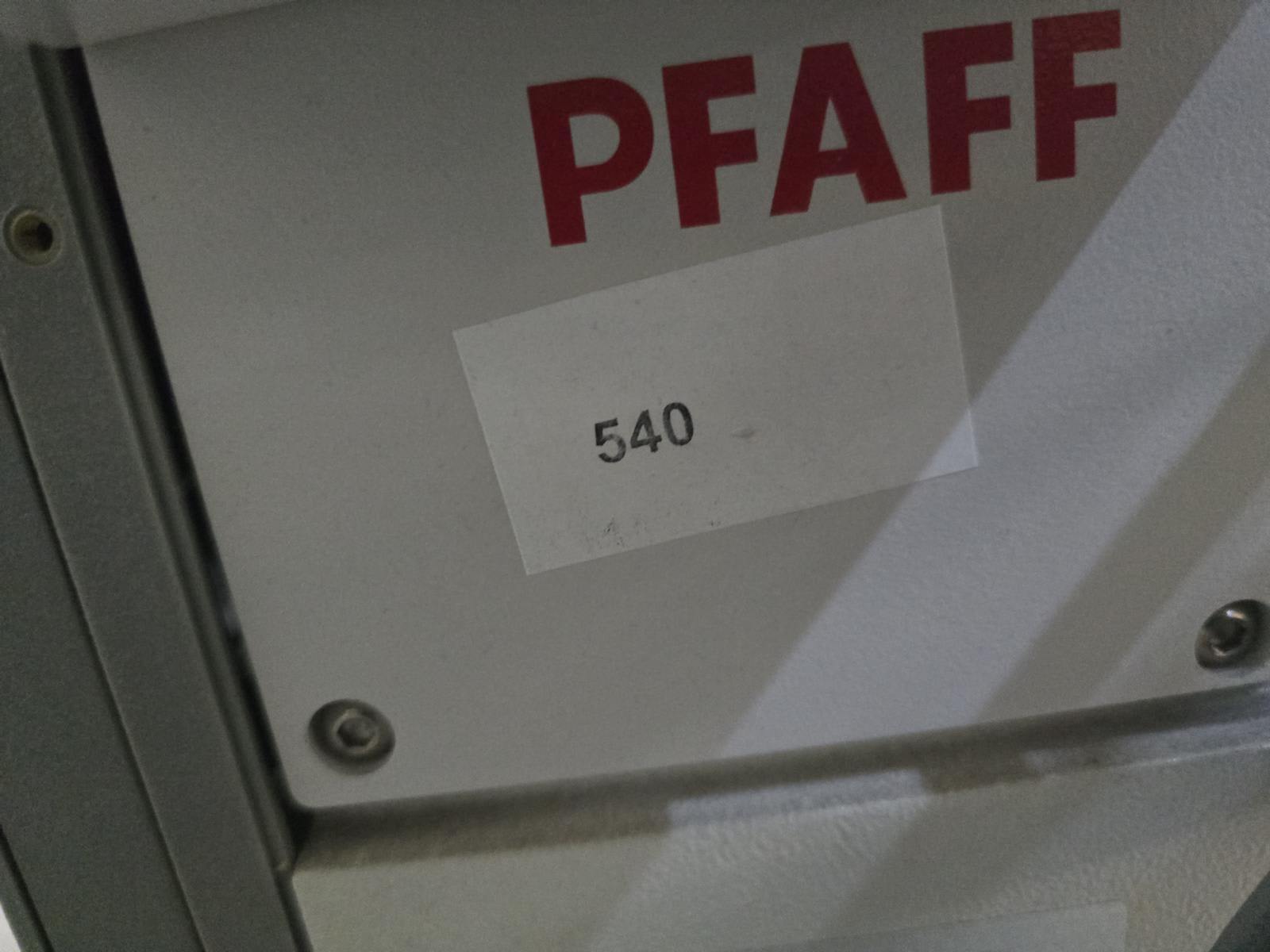 8030824_09.jpg