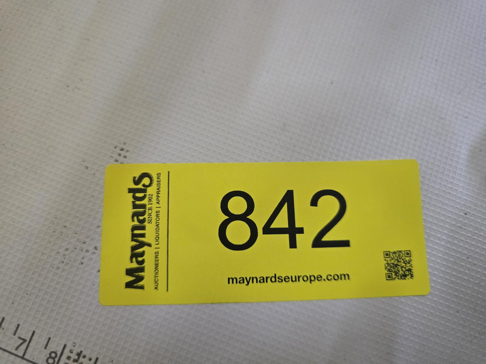 8030842_99.jpg
