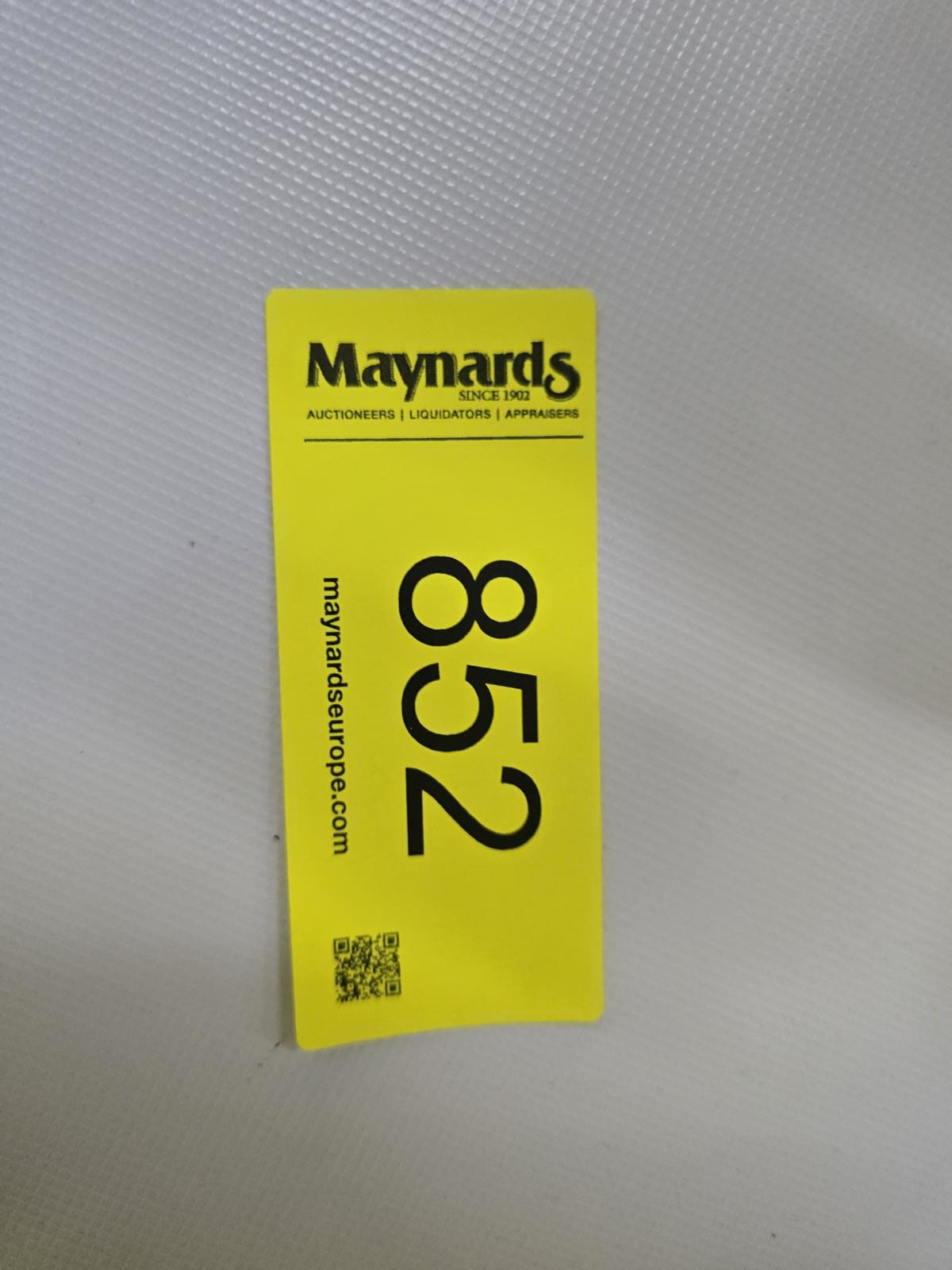 8030852_99.jpg