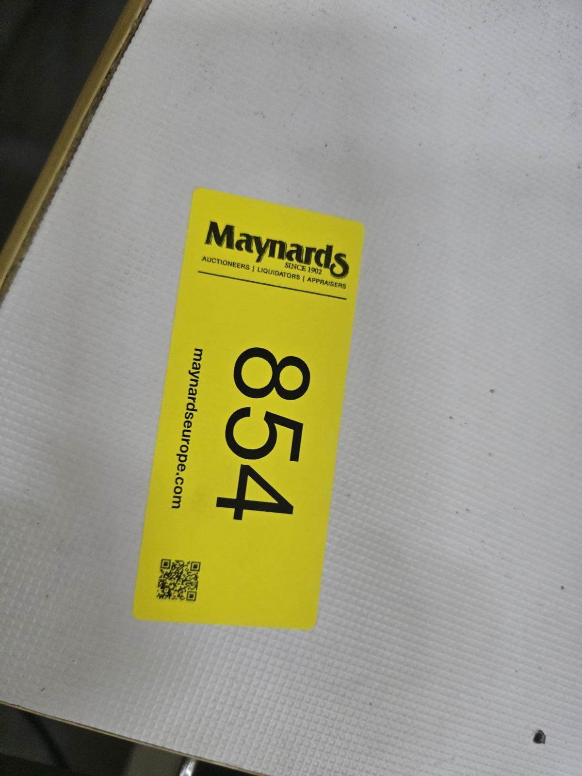 8030854_99.jpg