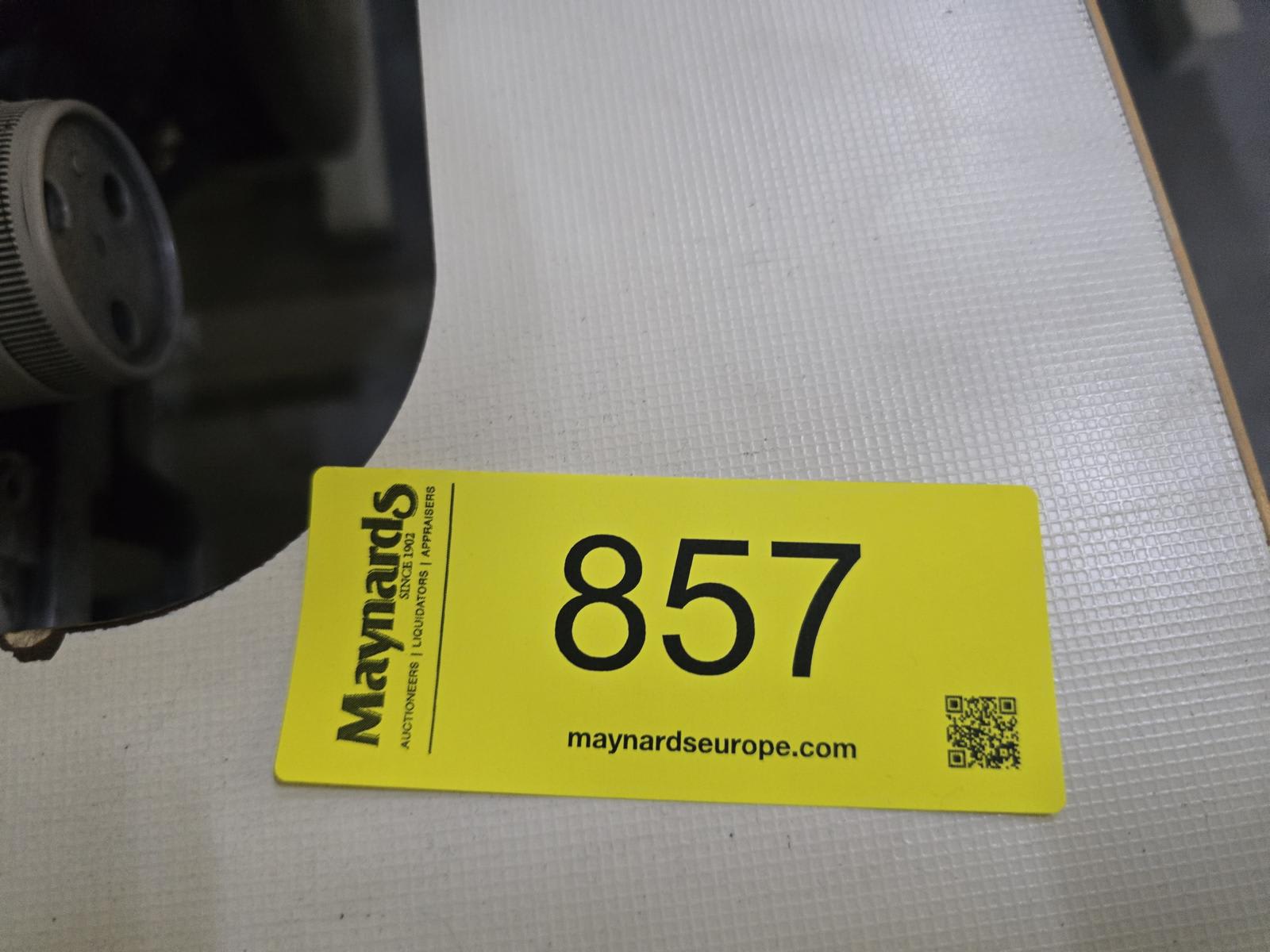 8030857_99.jpg