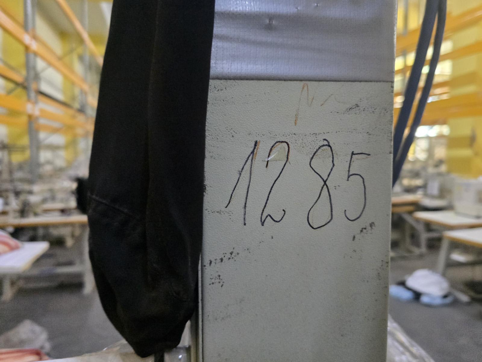 8030863_06.jpg