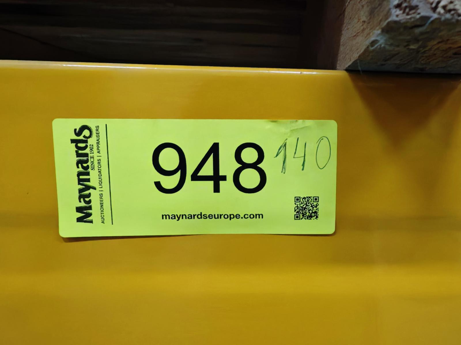 8030948_99.jpg