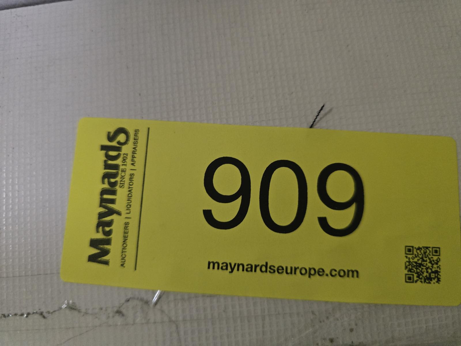 8030909_99.jpg