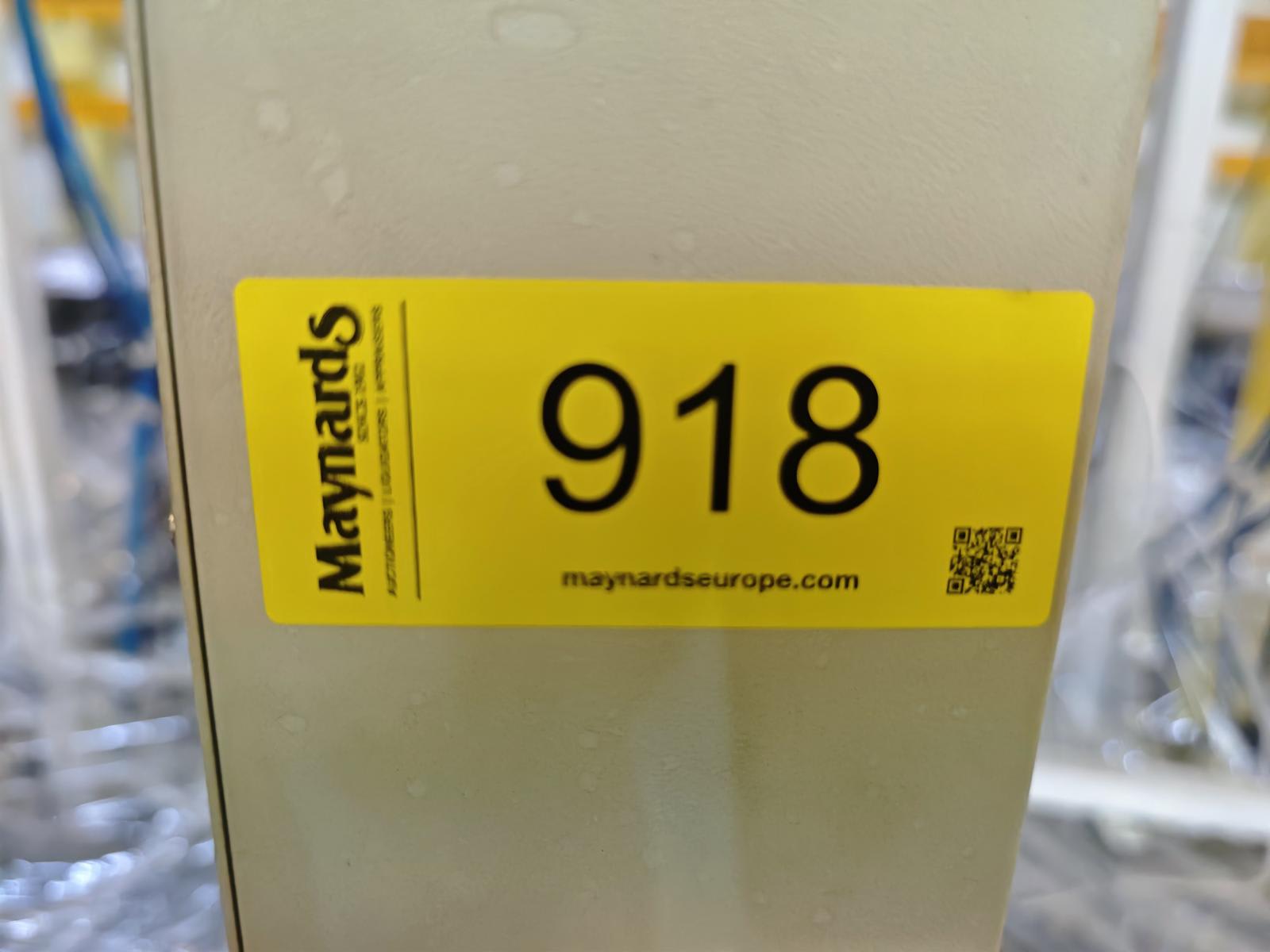 8030918_99.jpg