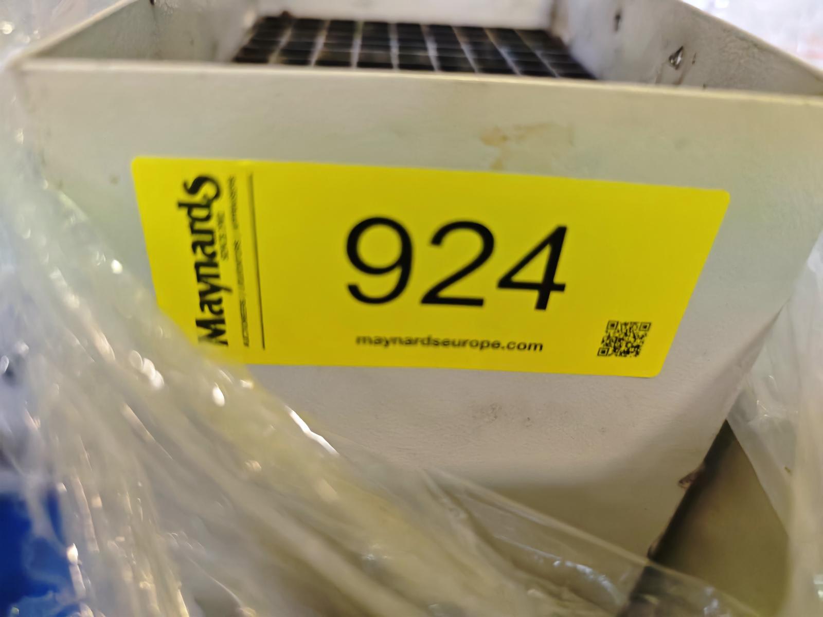 8030924_99.jpg