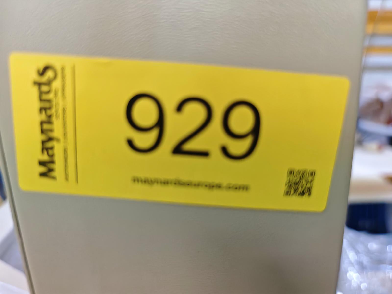 8030929_99.jpg