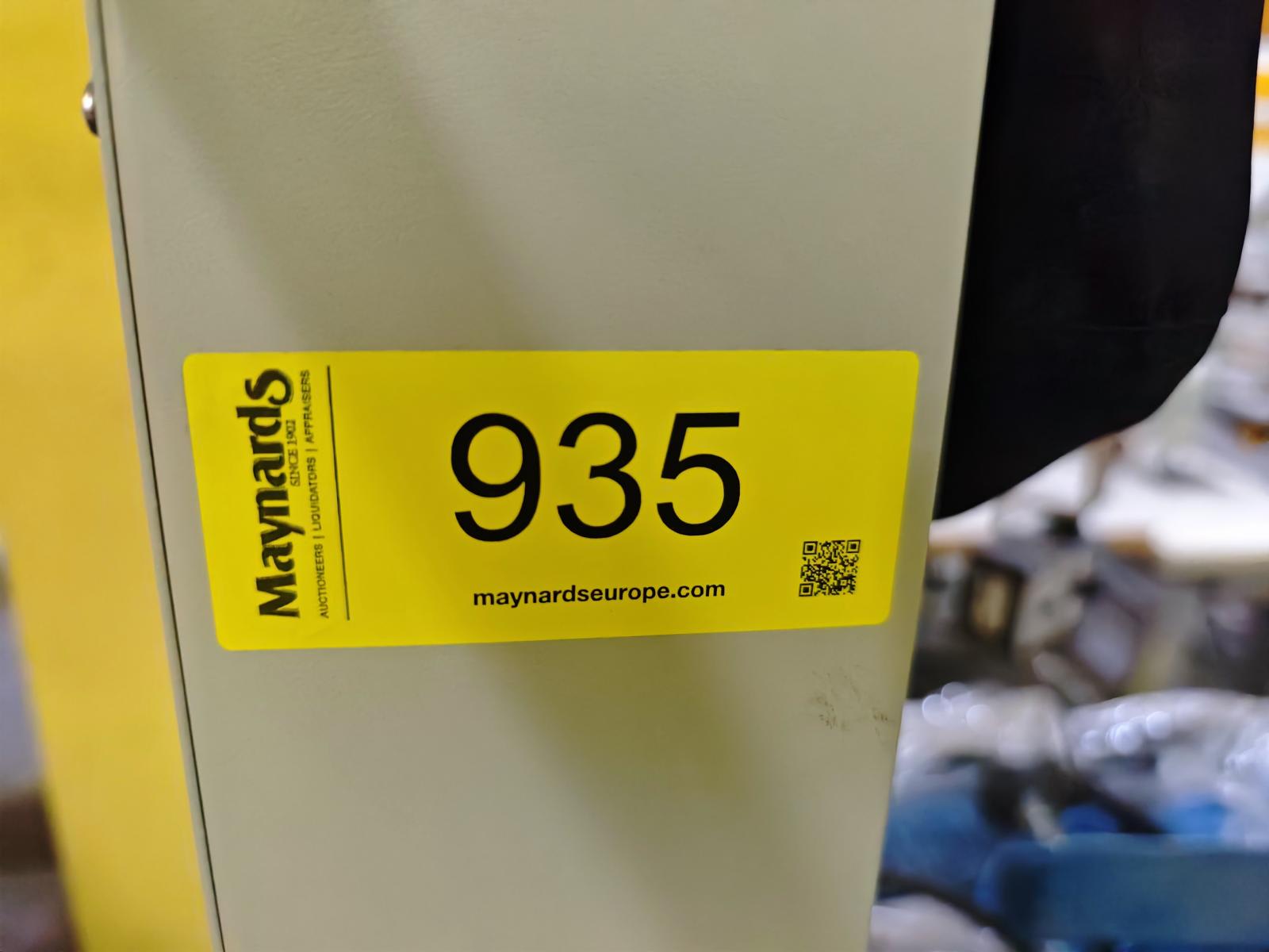 8030935_99.jpg