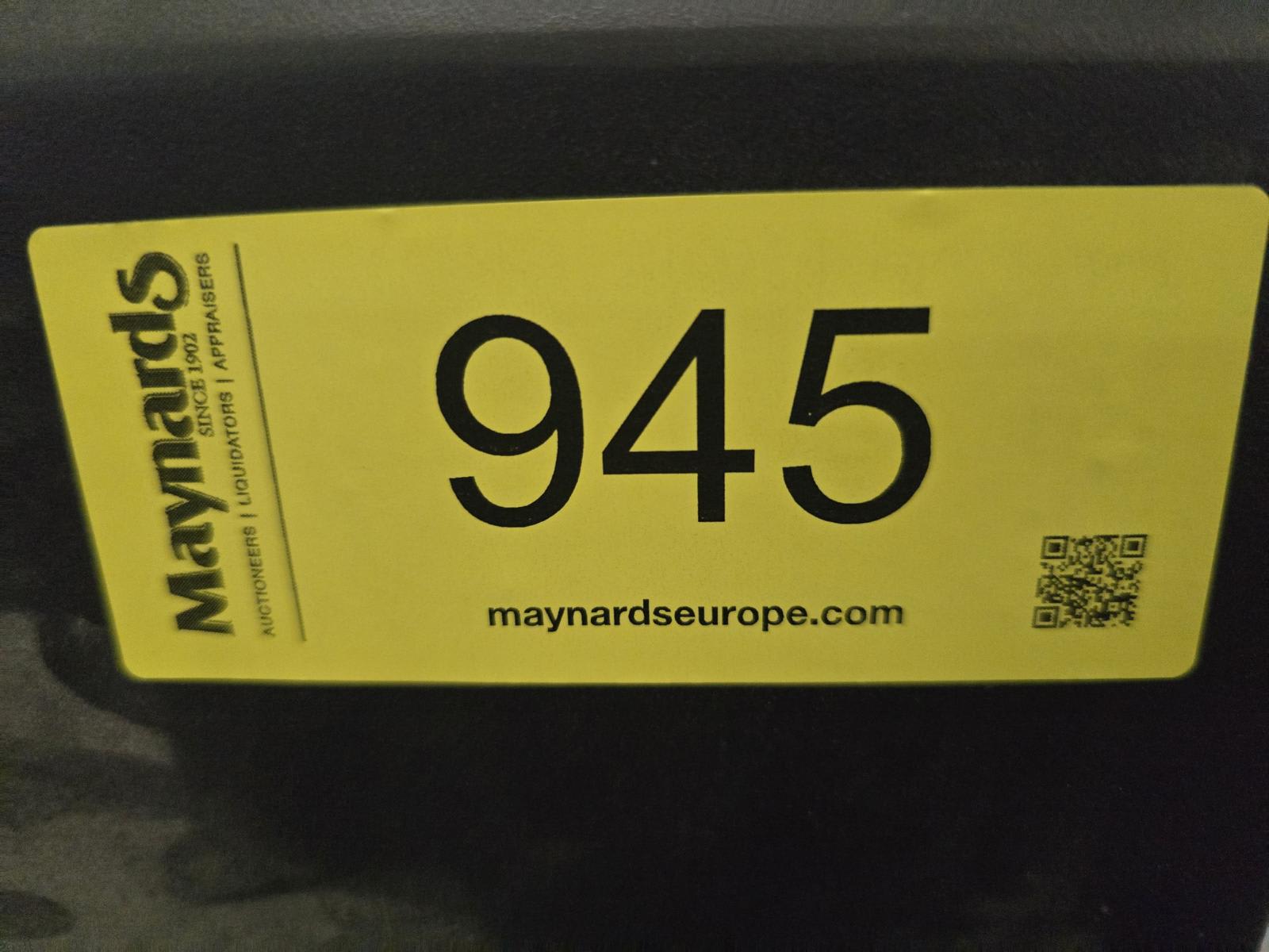 8030945_99.jpg