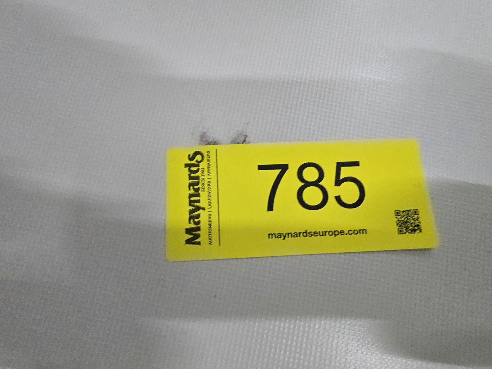 8030785_99.jpg