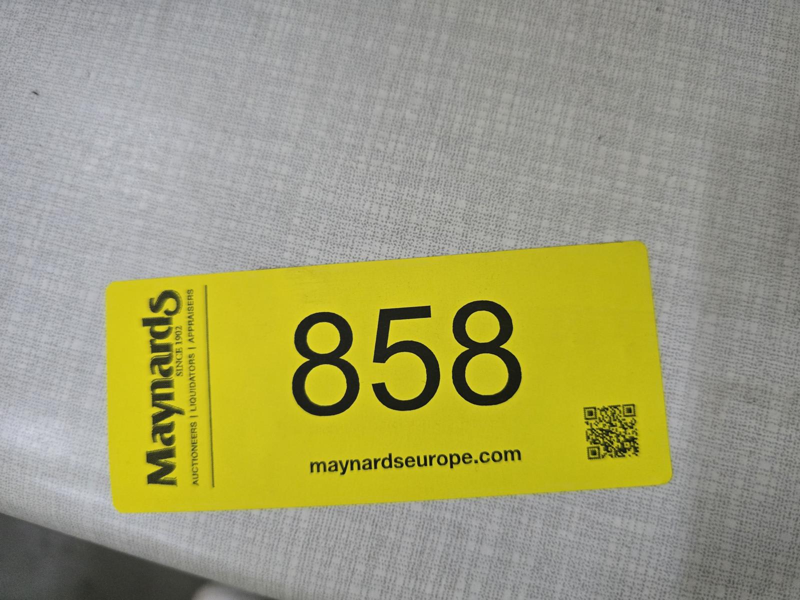8030858_99.jpg