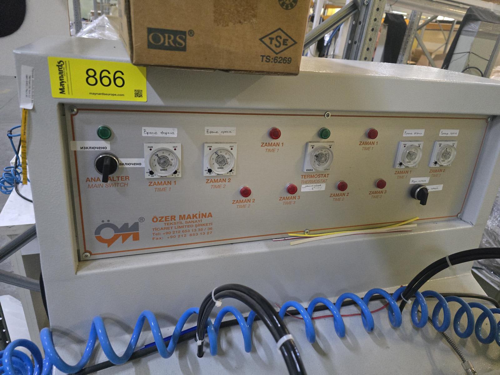 8030866_02.jpg