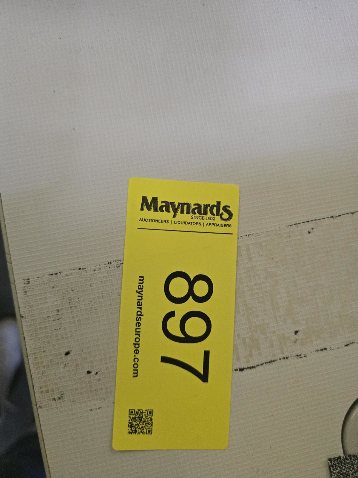 8030897_99.jpg