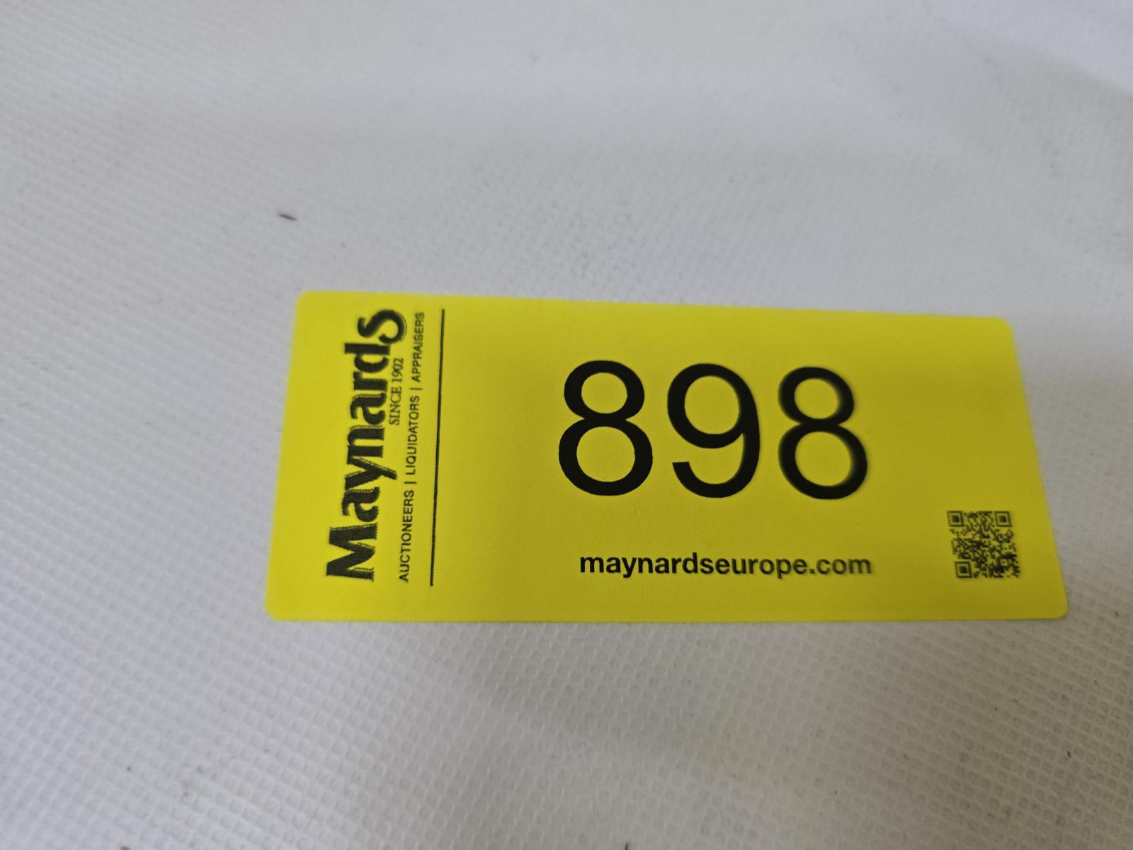 8030898_99.jpg