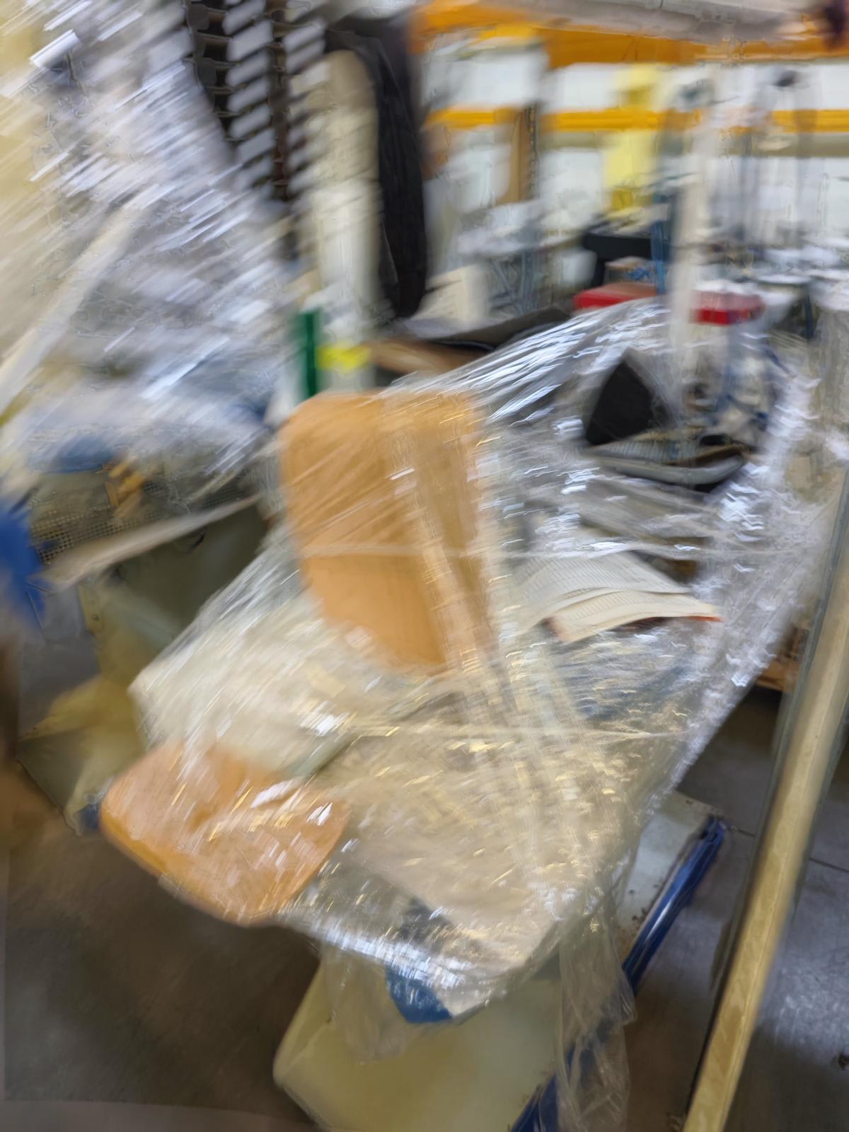 8030916_02.jpg
