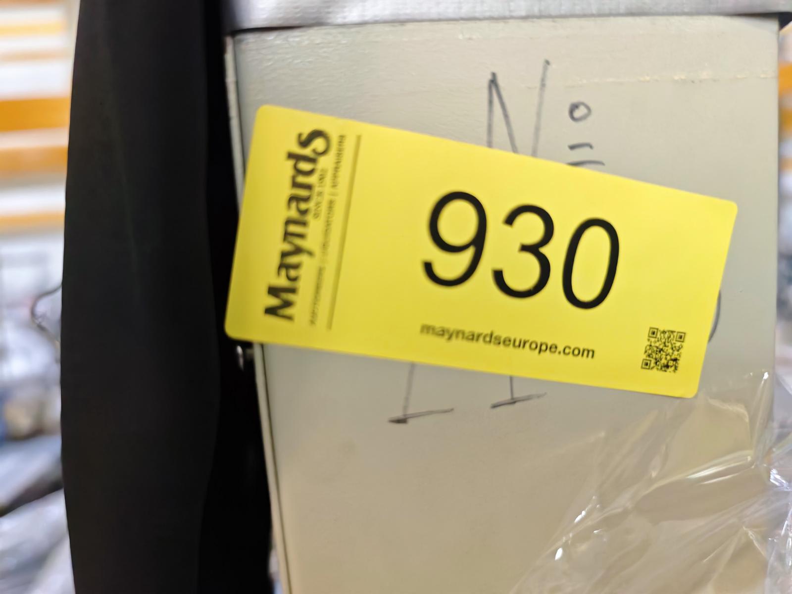8030930_99.jpg