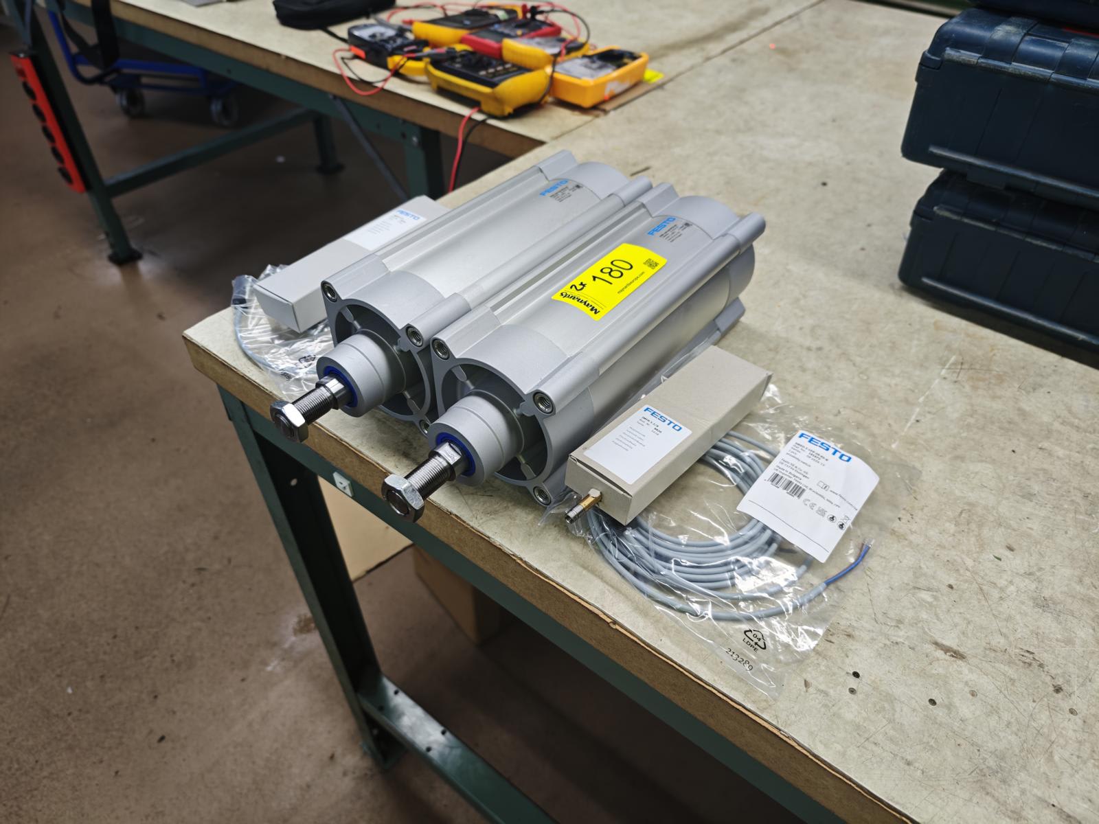 (2) Cylinder FESTO