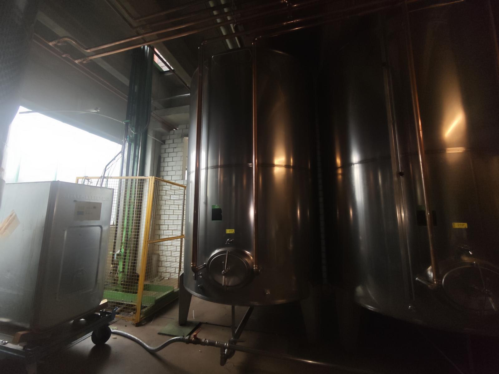 Stainless steel storage tanks