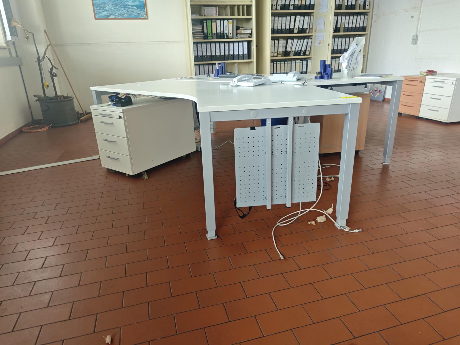 Office desk with mobile pedestal cabinet