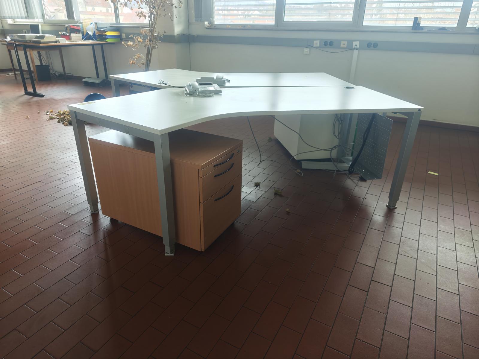 Office desk with mobile pedestal cabinet K&Ouml;NIG + NEURATH