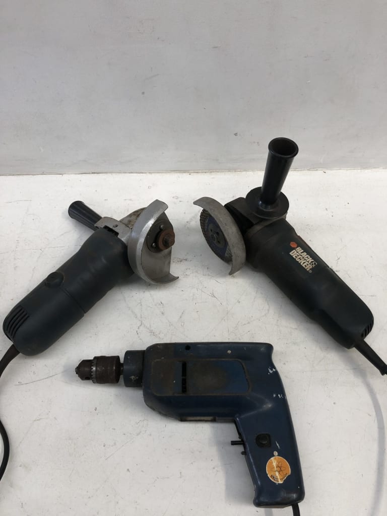 2 ANGLE GRINDERS &amp; DRILL — NZ auction result