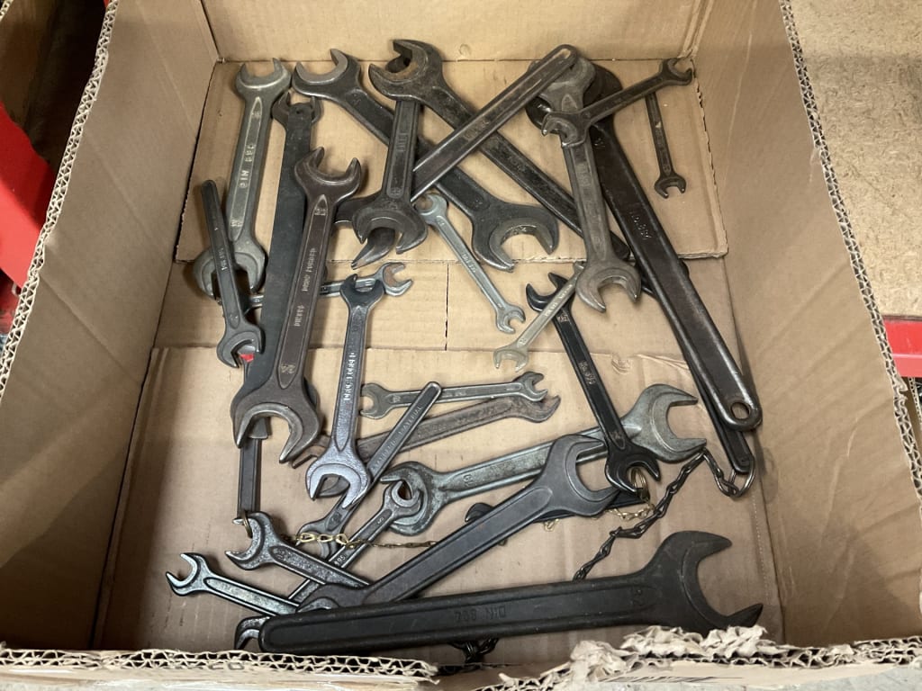 DIN SPANNERS — NZ auction result
