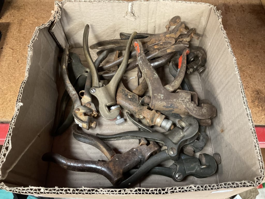 CTN OF SAW SETS — NZ auction result
