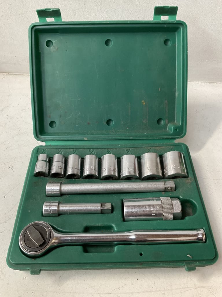 FULLER SOCKET SET — NZ auction result