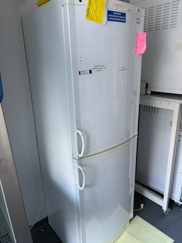 Vestfrost BKF 350 Refrigerator / Freezer