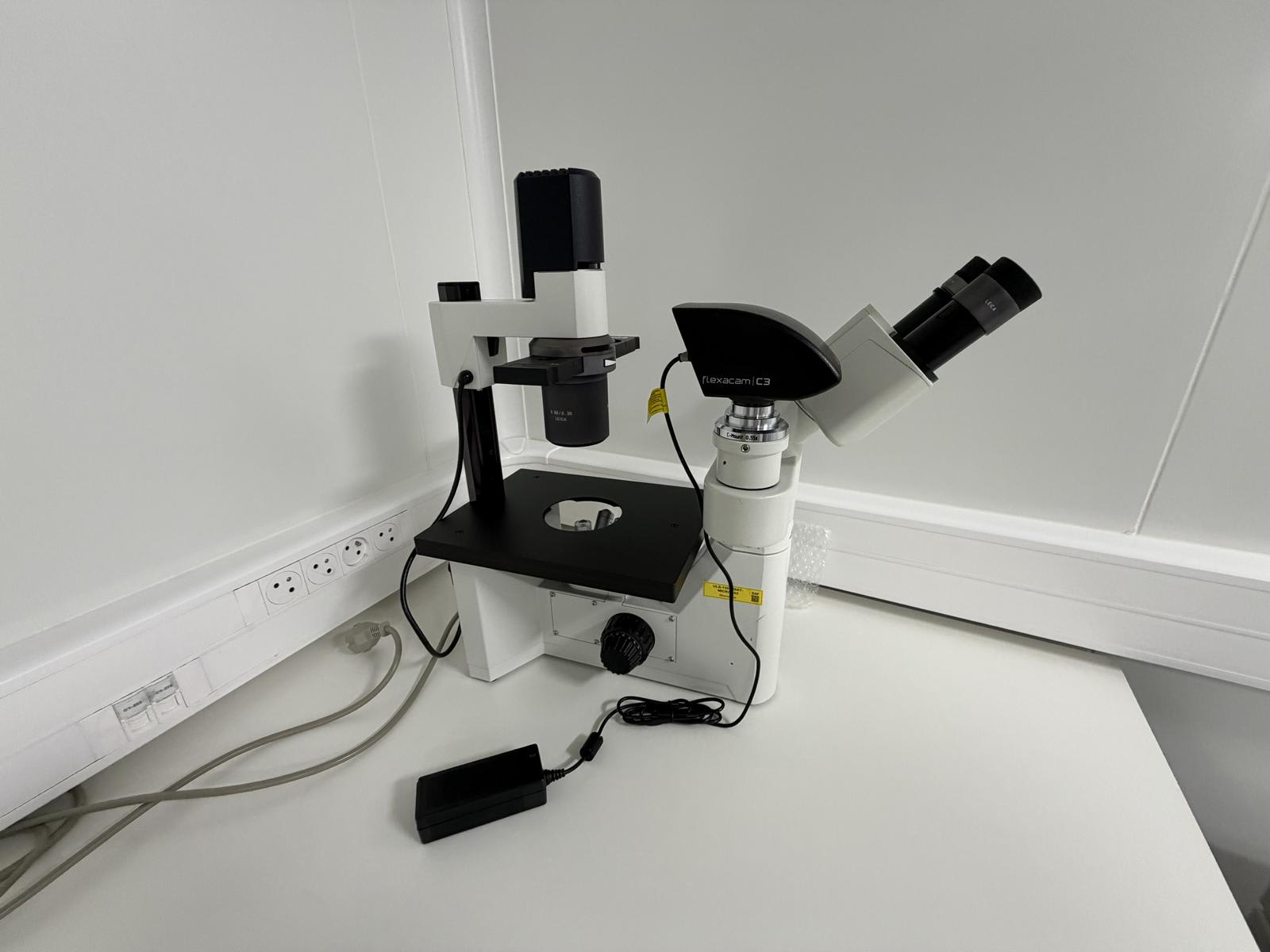 Microscope with Camera LEICA