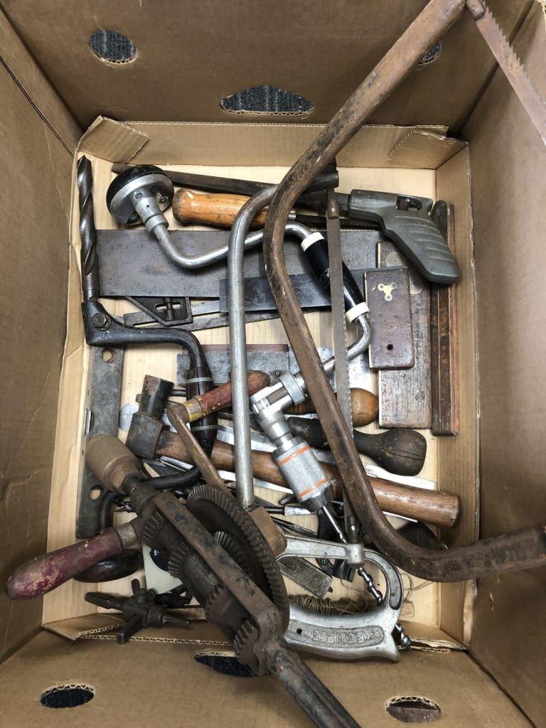 CTN OF CARPENTERS TOOLS — NZ auction result