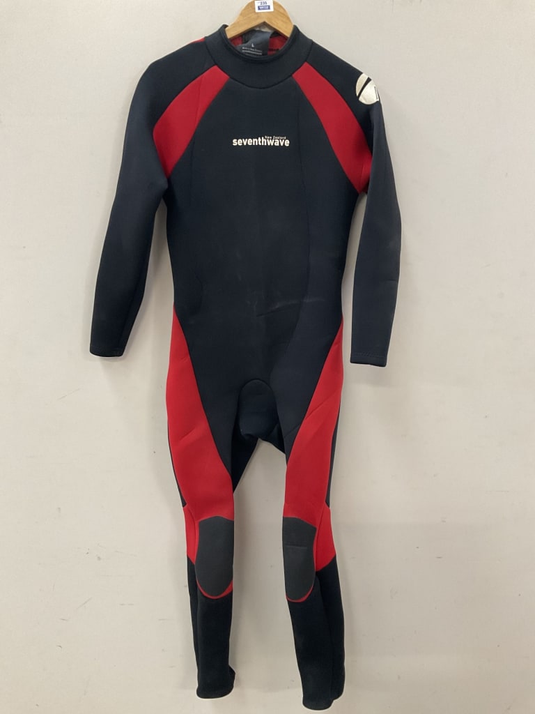 SEVENTH WAVE WETSUIT LARGE — NZ auction result