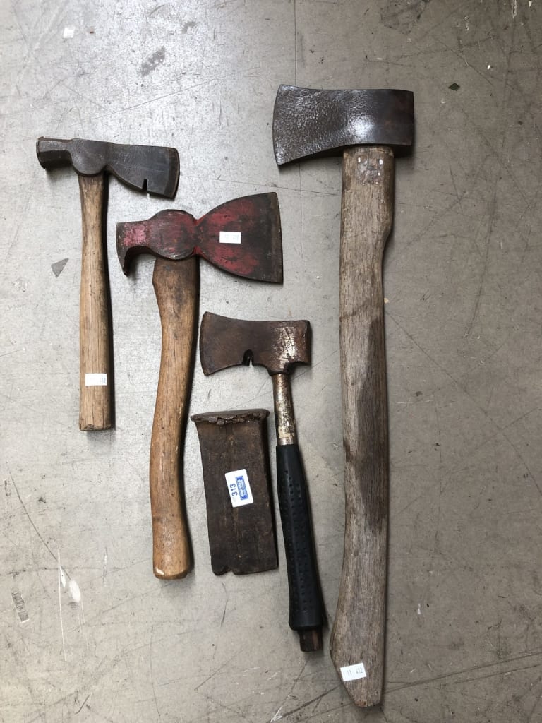 4 HATCHETS &amp; LOG WEDGE — NZ auction result