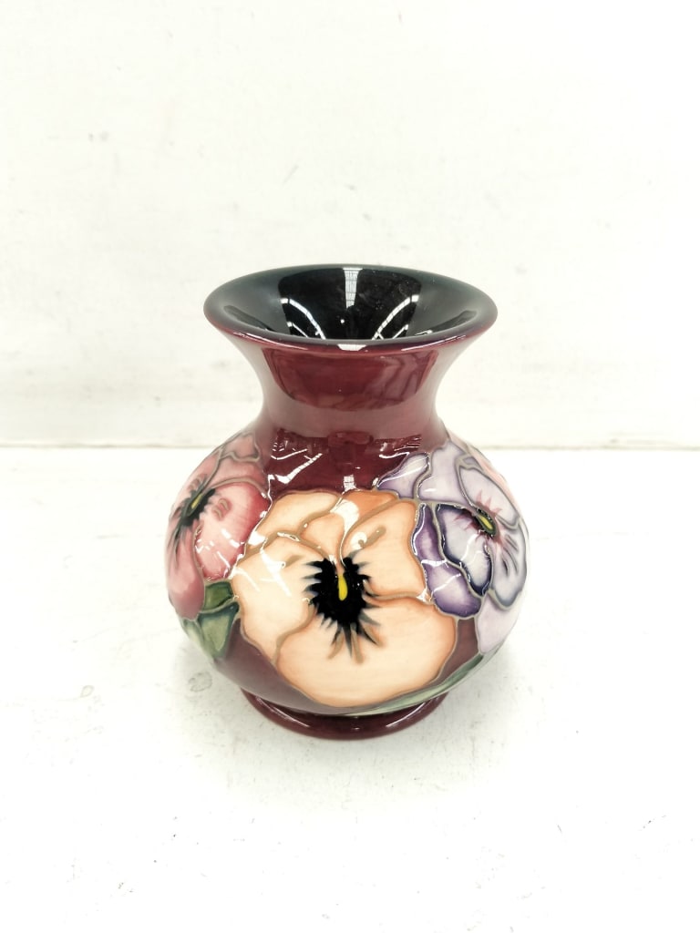 SMALL MOORCROFT PANSY PATTERN VASE — NZ auction result