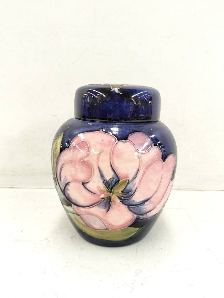 SIGNED MOORCROFT MAGNOLIA PATTERN GINGER JAR — NZ auction result