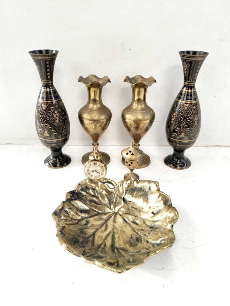 ASSORTED BRASS ORNAMENTS AND SOLID BRASS LEAF BOWL — NZ auction result
