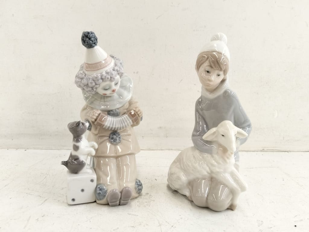 2 LLADRO FIGURINES — NZ auction result